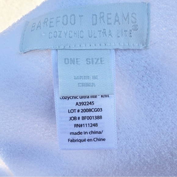 Barefoot Dreams Cozychic Ultra Lite Ocean Breeze Violet Ombré Poncho one size - Picture 9 of 12
